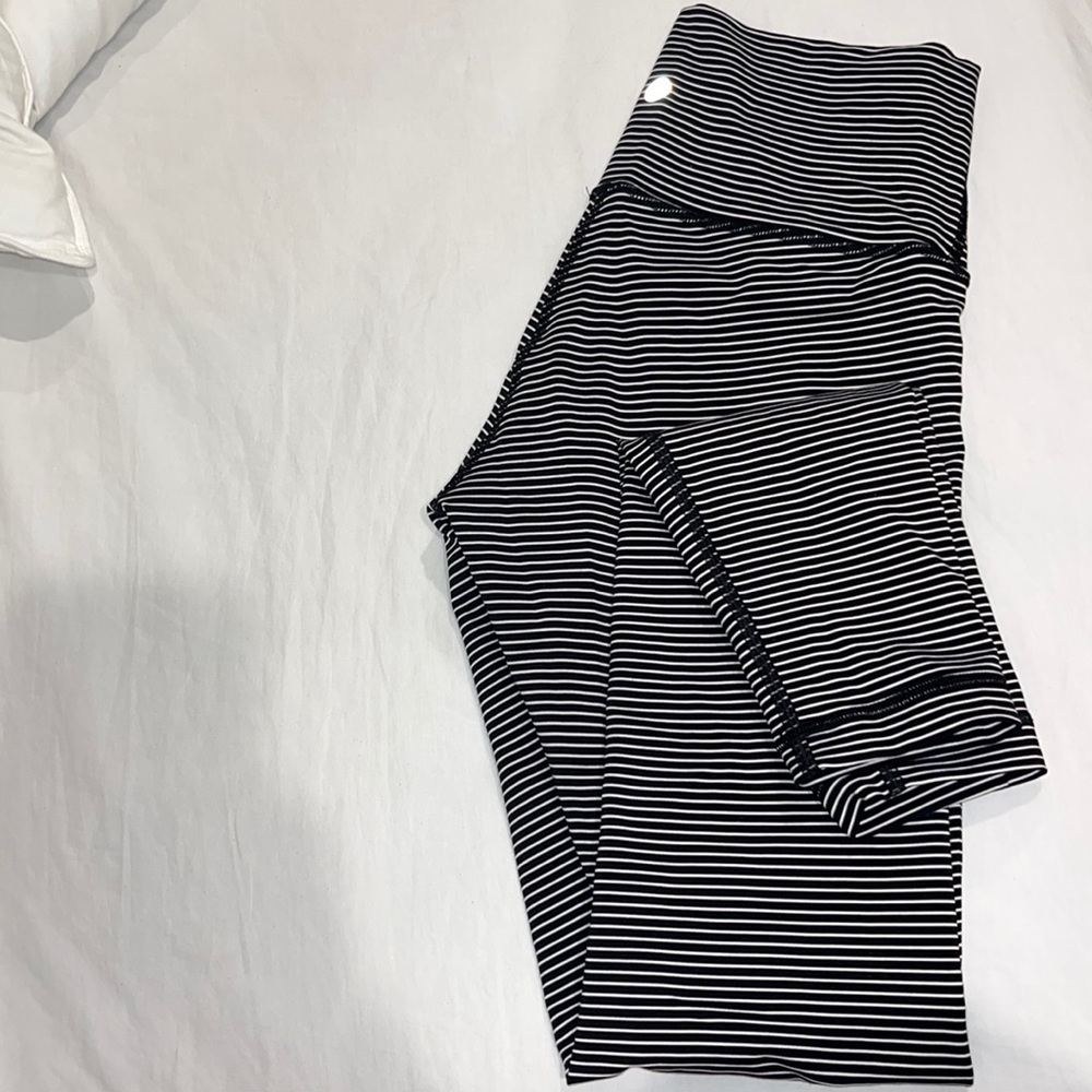 Wunder Under Stripped Lululemon leggings